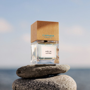 Helix van Carner Barcelona nu te koop bij De Parfumeur
